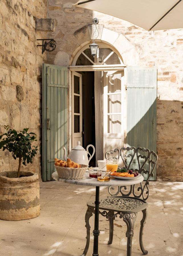 LA FUGUE -Demeure historique située dans un château fort -Proche de UZES et NIMES Brignon Exterior foto