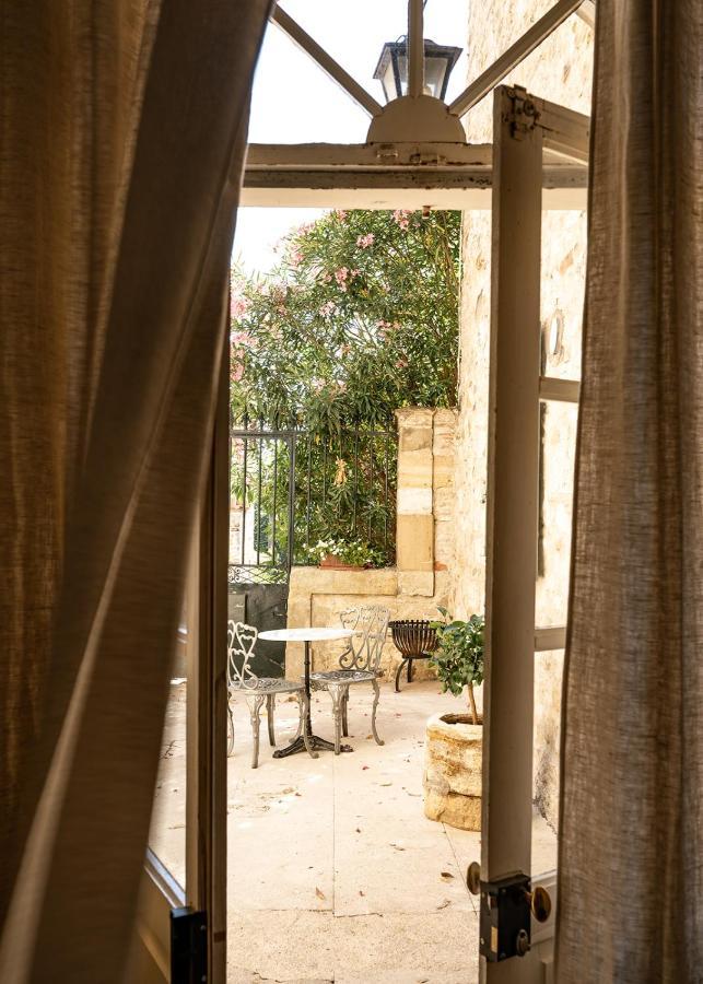 LA FUGUE -Demeure historique située dans un château fort -Proche de UZES et NIMES Brignon Exterior foto
